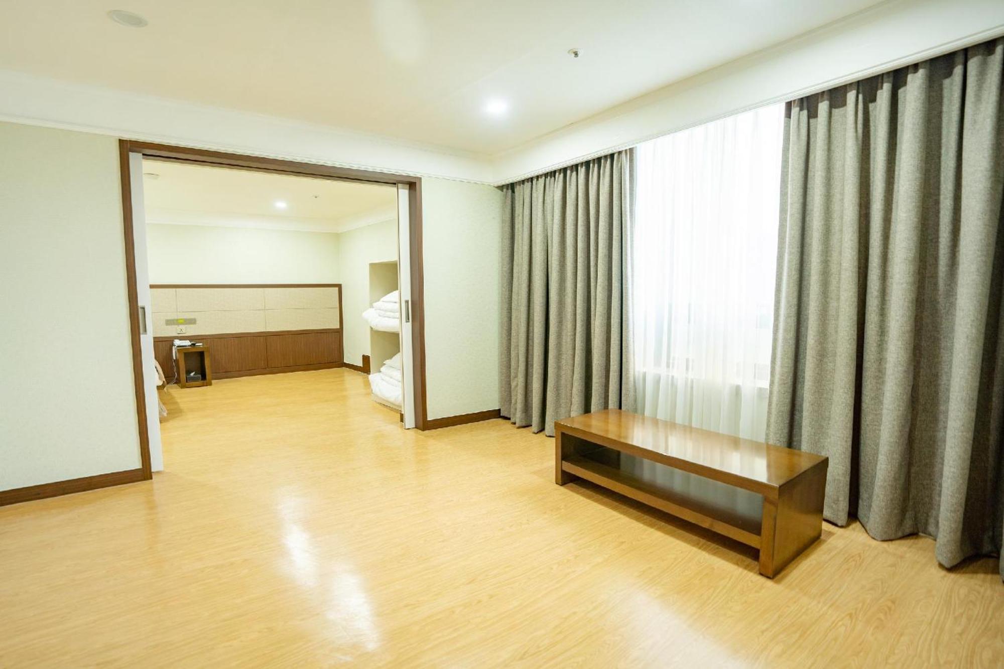 Jeju Robero Hotel Exterior photo